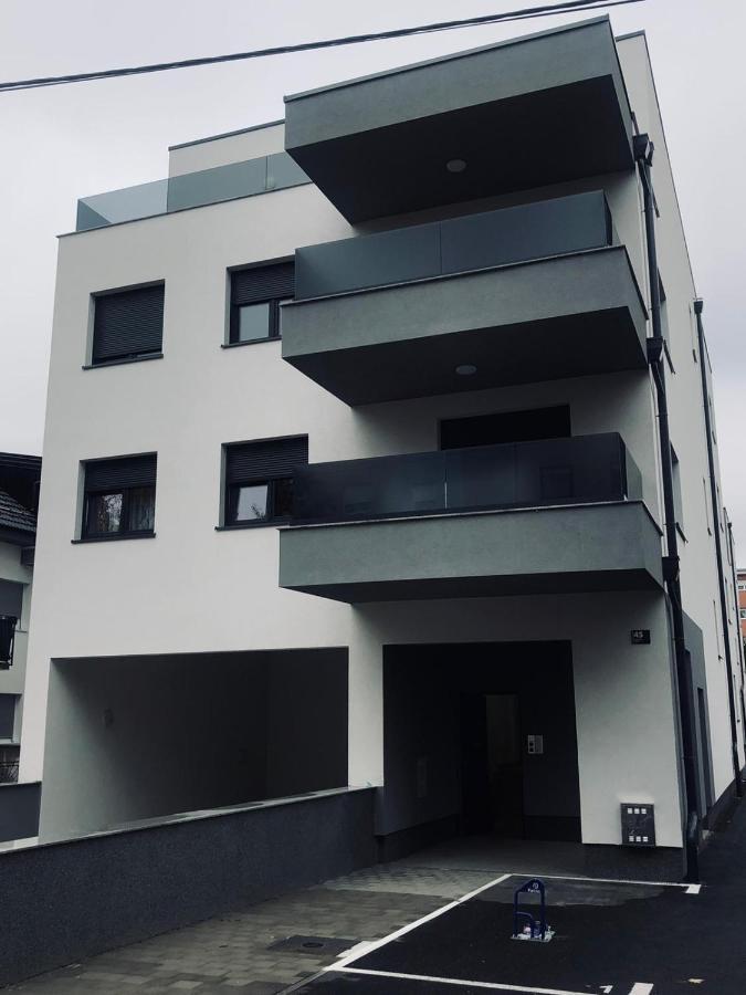 Jacuzzi Apartment Code 96 萨格勒布 外观 照片